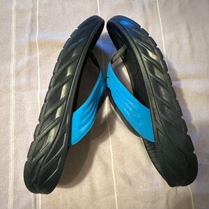 Hoka Ora recovery flip flops